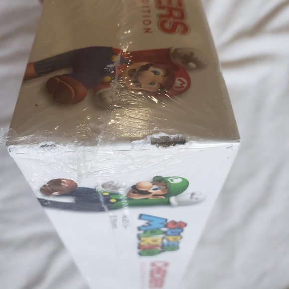 Super Mario Brothers Luigi Checkers Collector's Edition Board Game USAopoly 2012 - Picture 3 of 4